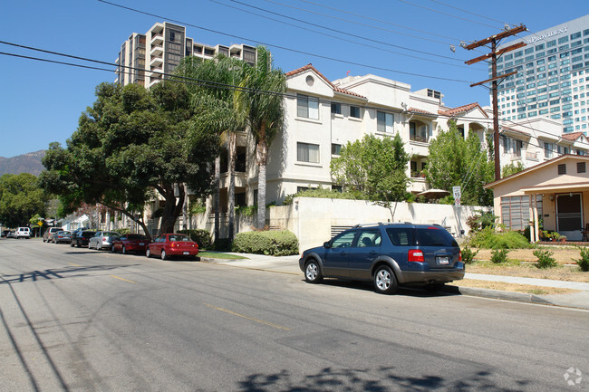 Building Photo - Pioneer Villas