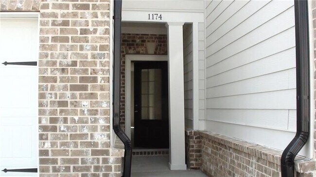 Building Photo - 1174 Lake Dr SW