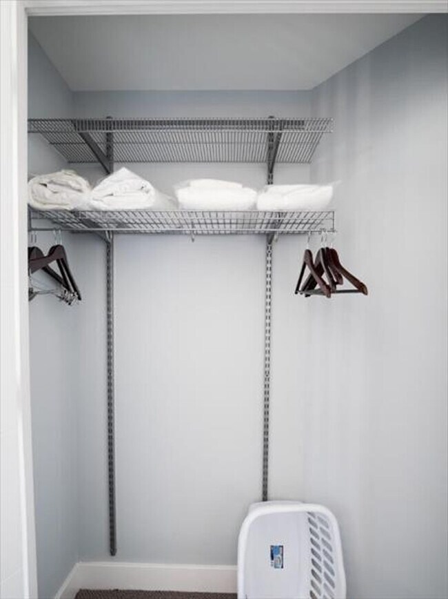 Building Photo - 4836 Rugby Ave