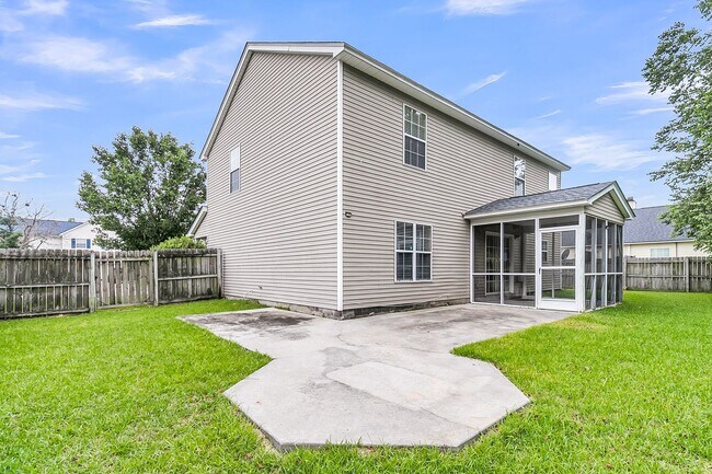 Building Photo - 4 Bedroom, 2.5 Bathroom in Tall Pines of Ladson