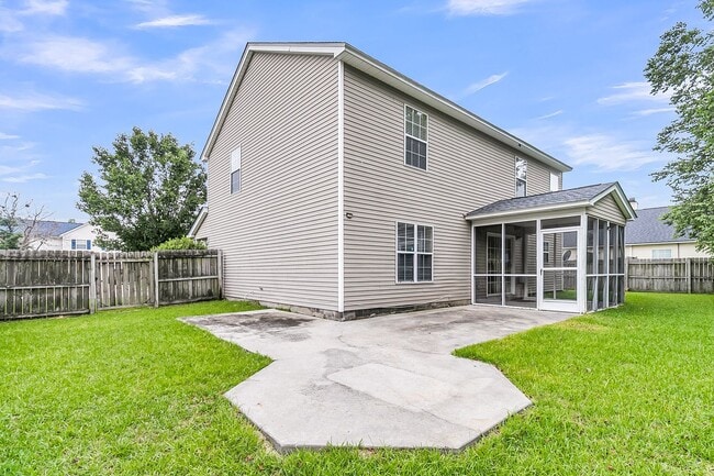 Building Photo - Recently Updated 4 bedroom 2.5 bathroom two story home available in Ladson!