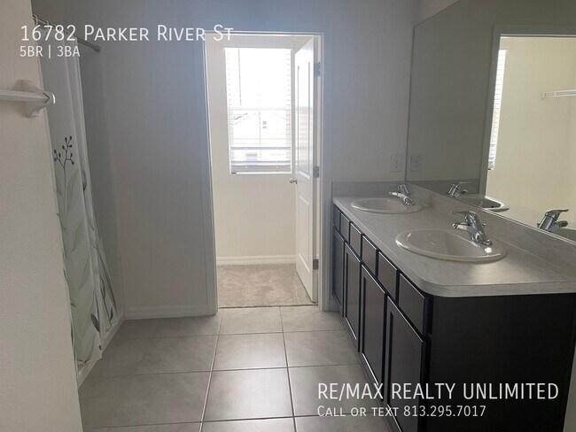 Building Photo - 16782 Parker River St