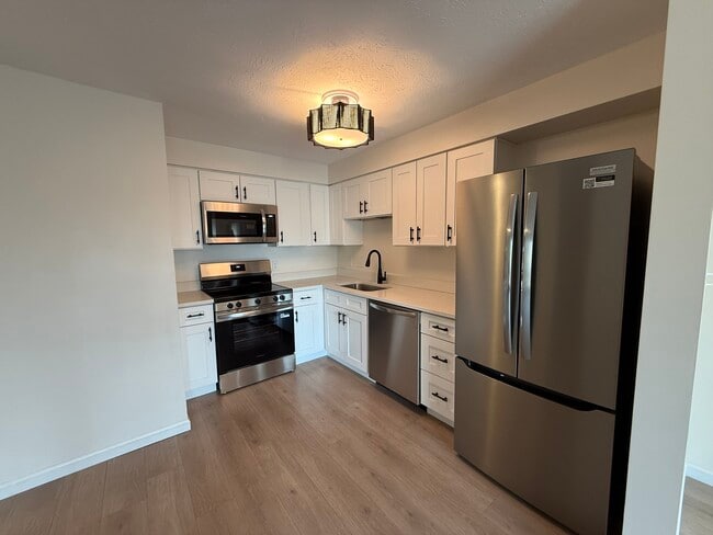 Building Photo - 3400 Wooster Rd