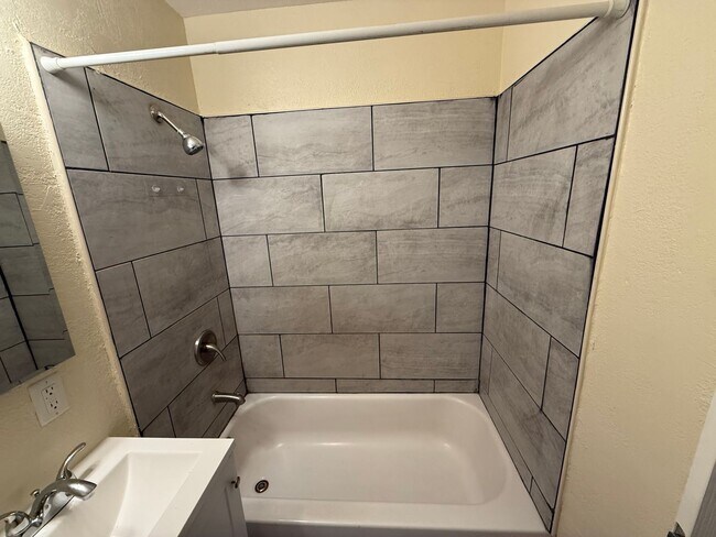 Building Photo - Welcome to SkyView Villa & Somerset Apartments!