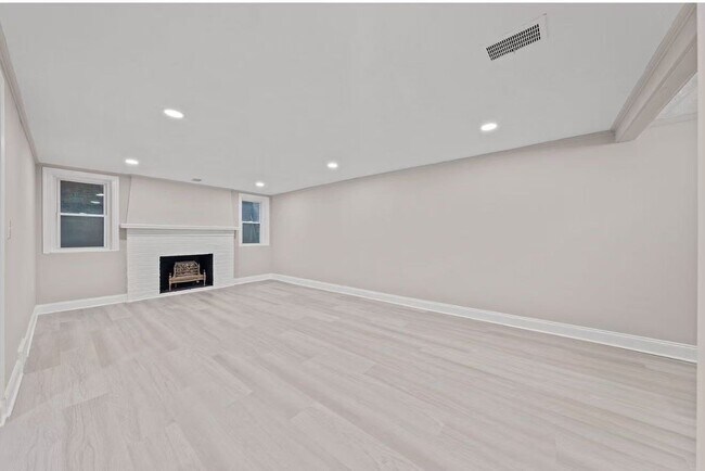 Building Photo - 3601 Tullamore Rd