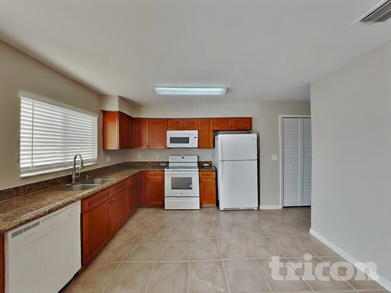 Building Photo - 13228 Pike Lake Dr