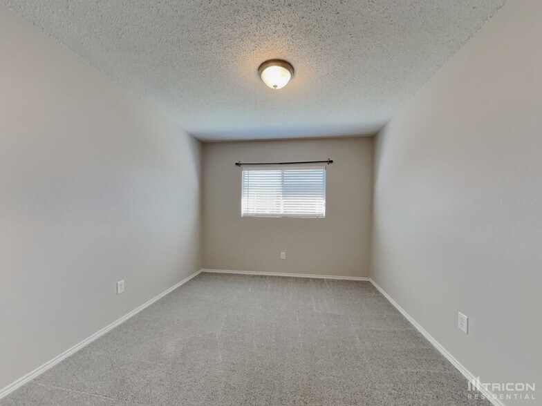 Building Photo - 617 Condor Trail