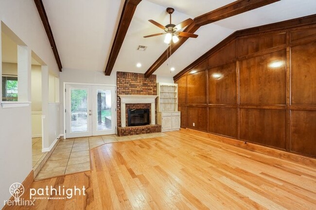 Building Photo - 3 br, 2 bath House - 2640 W Dallas Street ...