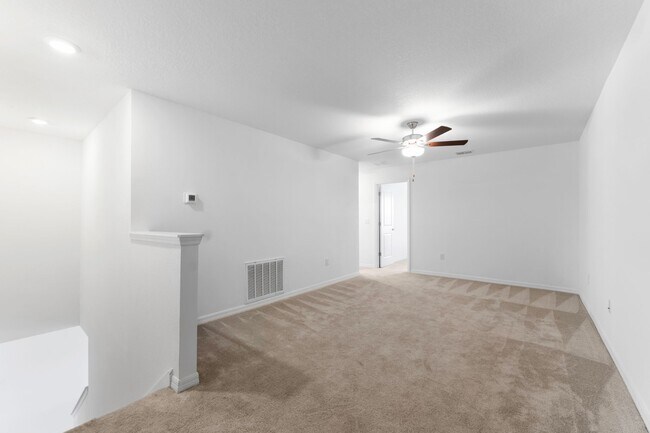 Building Photo - Stunning Large Mirada Townhome; 3 BR + LOFT / 2.5 BA/ 2 Car Garage-2300+ SF!