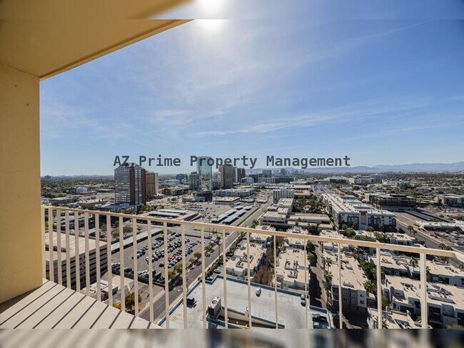 Building Photo - 207 W Clarendon Ave