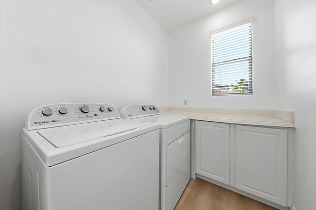 Building Photo - Luxury Golf Resort Living in Guard-Gated Tuscany – Henderson