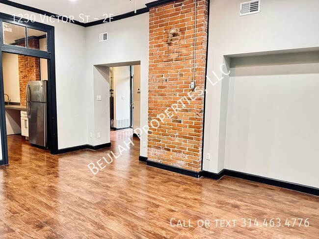 Building Photo - Newly Renovated 2BD/2BA in Walkable Soulard