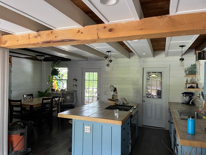 Building Photo - 22 North St