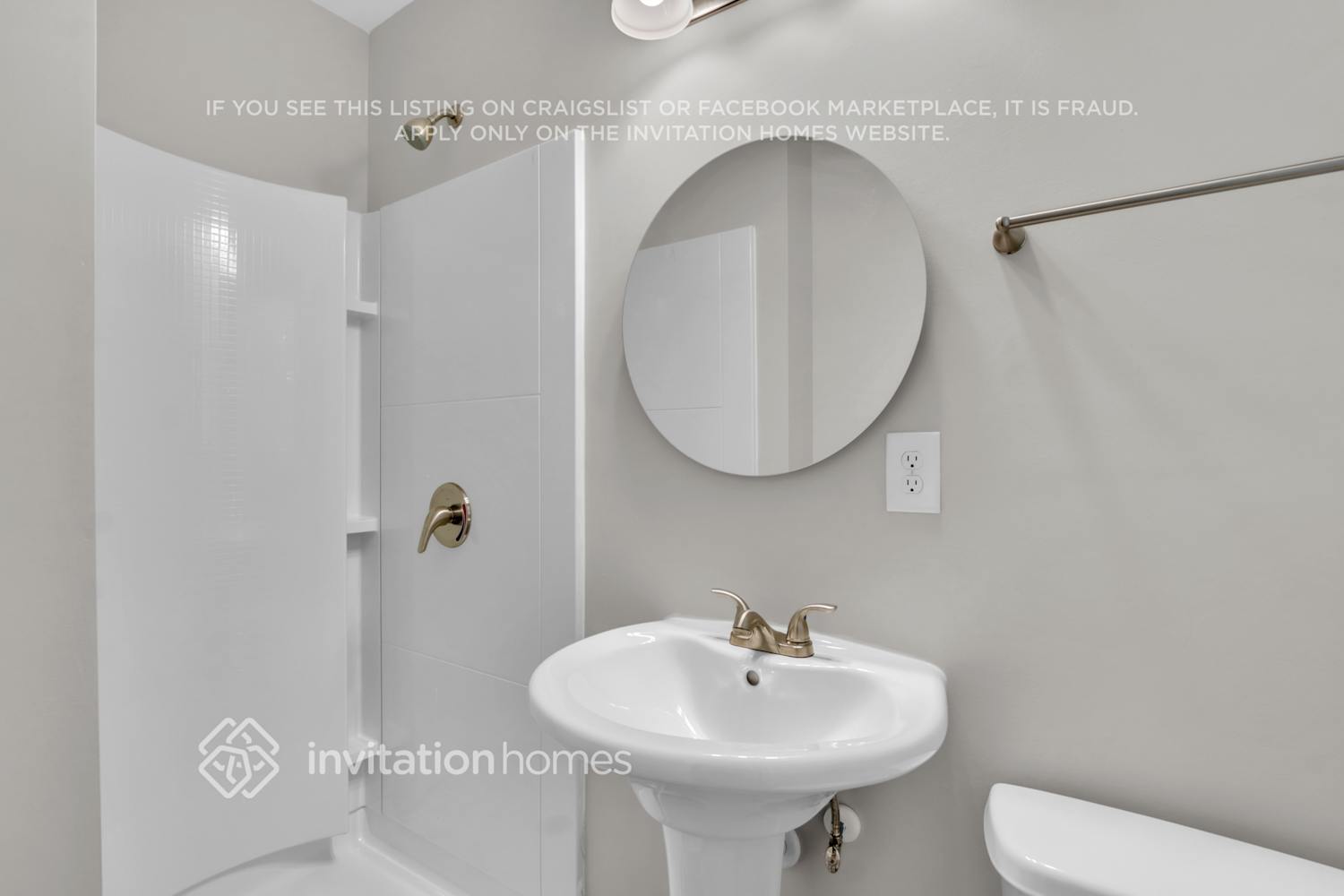 Building Photo - 2875 Laurel Ln