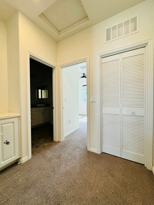 Building Photo - 1462 Cherry Cir