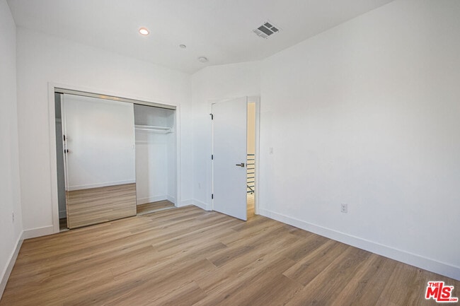 Building Photo - 11443 Hatteras St