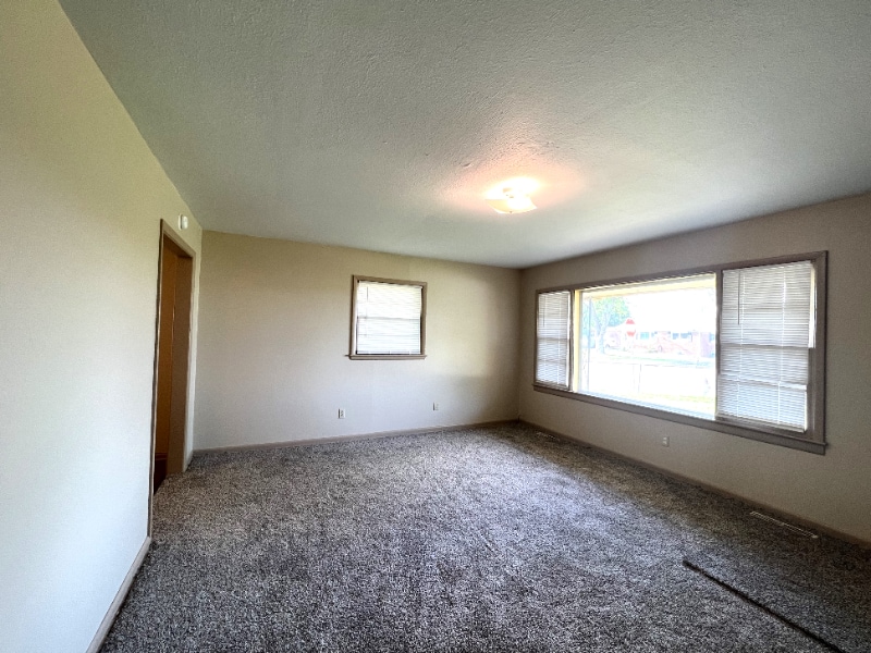 Building Photo - 631 Alexander Dr