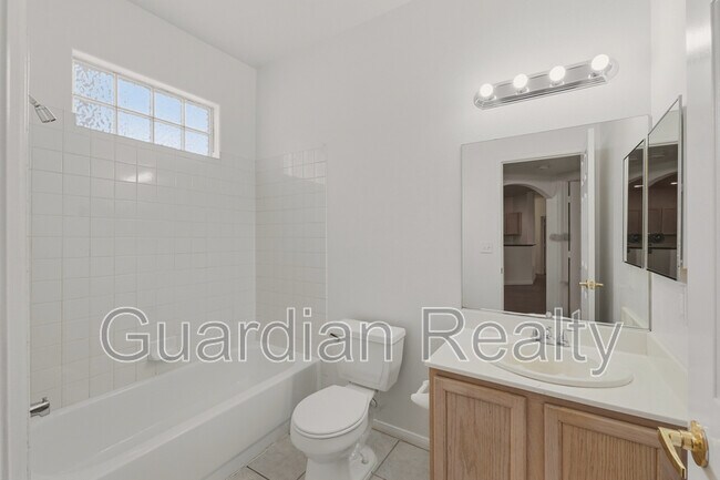 Building Photo - 2050 W Warm Springs Rd