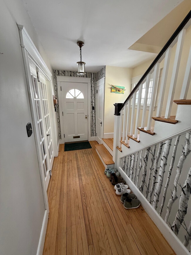 Building Photo - 56 Davis St