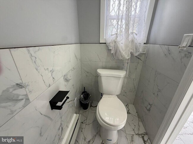 Building Photo - 129 Clearfield Ave