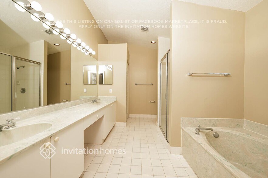 Building Photo - 3900 Majestic Palm Way