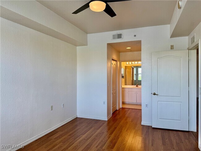 Building Photo - 8450 Kingbird Loop