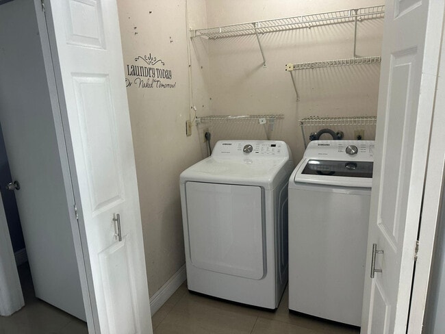 Building Photo - 7700 Stone Harbour Dr