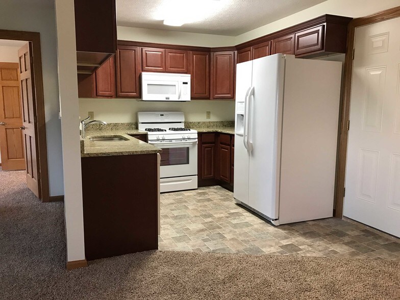 Building Photo - 802 Altamonte Dr