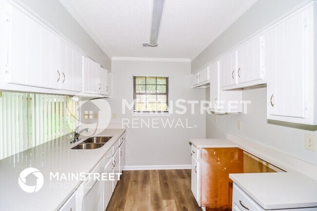 Building Photo - 6349 Valleydale Dr