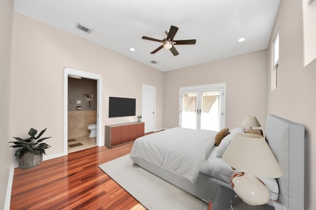 Building Photo - 832 W 27th St