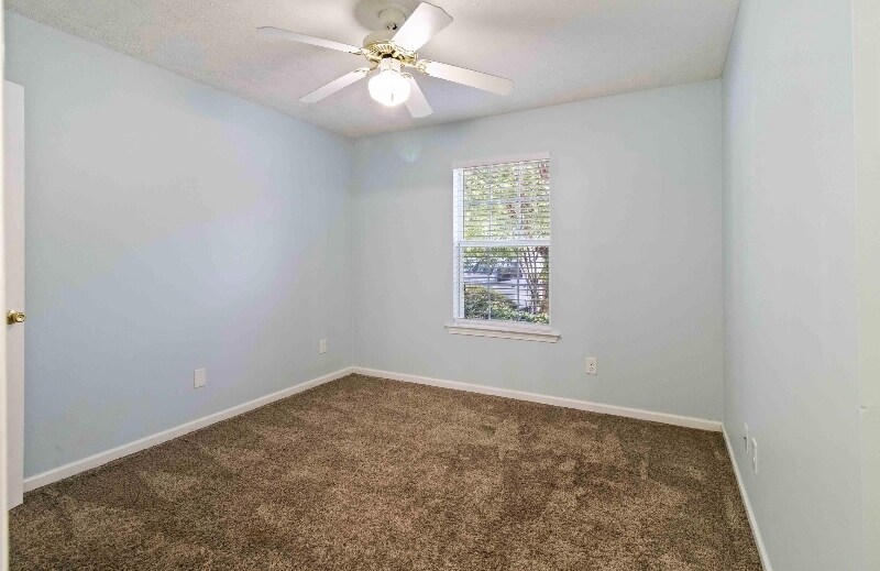 Building Photo - 119 Waverly Point Dr