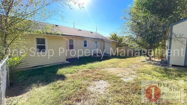 Building Photo - Charming 2 Bedroom, 1 Bathroom home in Ind...