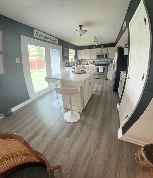 Building Photo - 5222 Waterton Lakes Dr