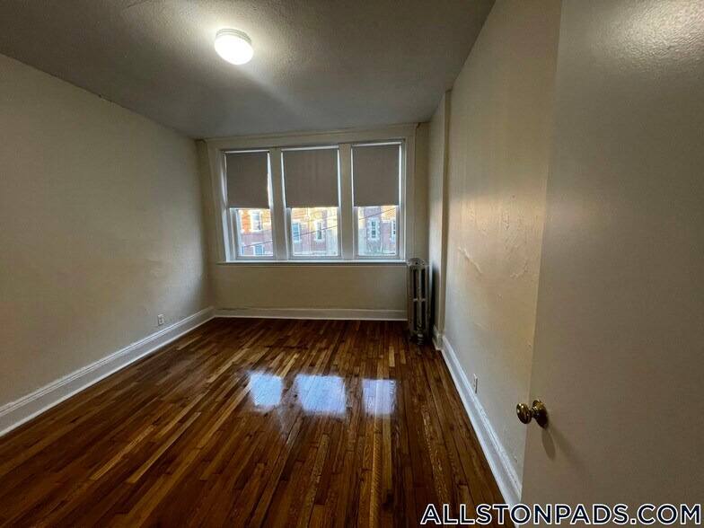 Building Photo - 109 Brainerd Rd