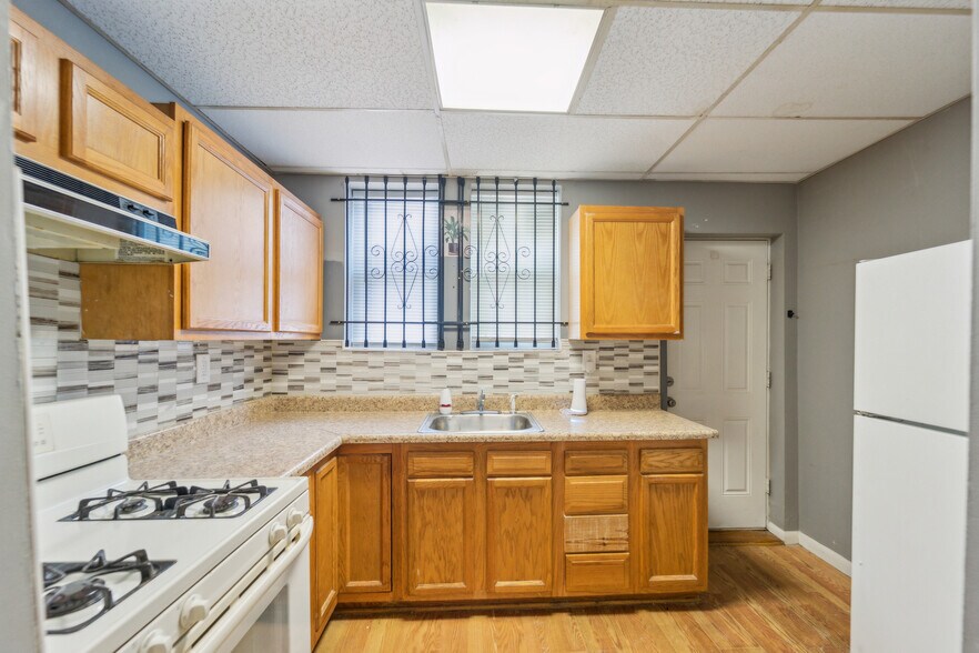 Building Photo - 3818 Mount Pleasant Ave