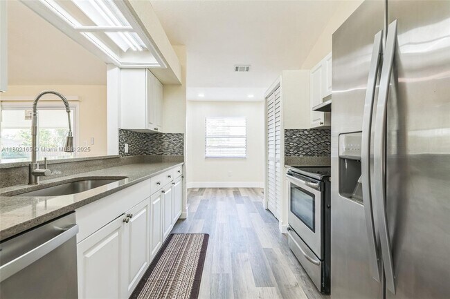 Building Photo - 1866 Delki St NW