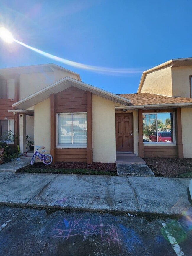 Primary Photo - 5140 La Mancha Ct