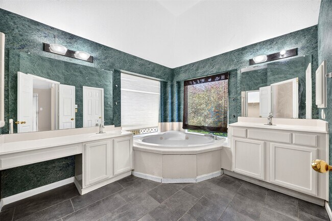 Building Photo - 5814 Eldridge Glen Dr