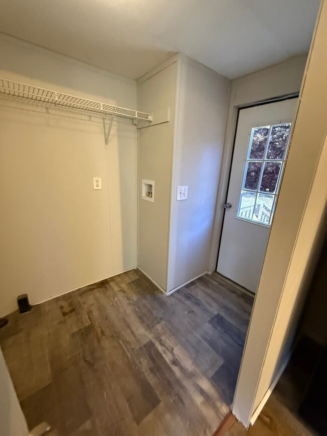 Building Photo - 48 Valtlee Dr