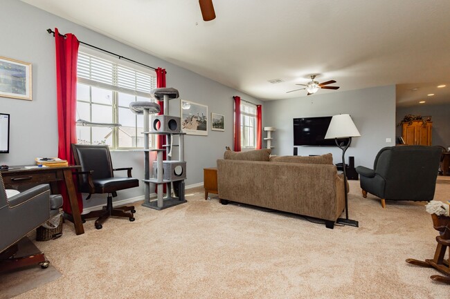 Building Photo - Stunning 4 bedroom 3.5 bath home with 3 ca...