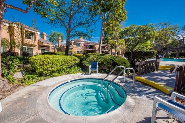 Building Photo - Huntington Beach Townhome