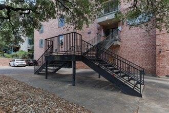 Building Photo - 2401 Leon St