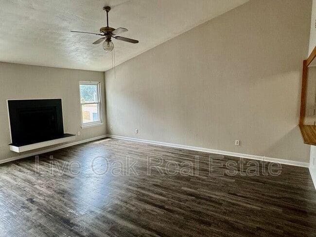 Building Photo - 2132 Point Hollow Ct.