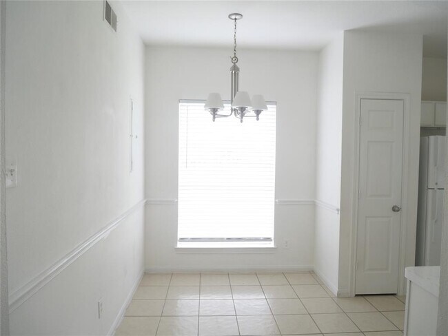 Building Photo - 6289 Wilcrest Dr