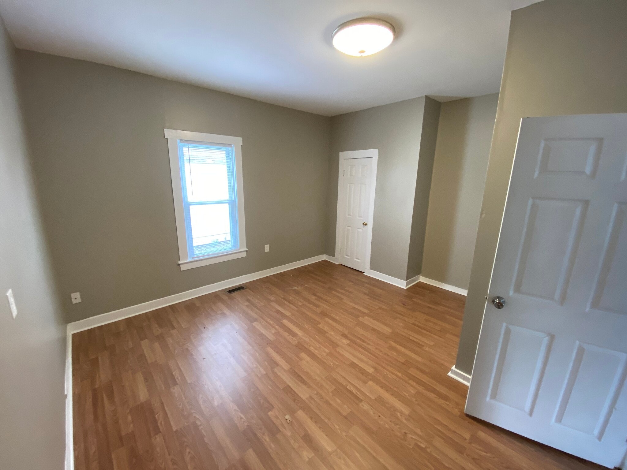 Master Bedroom - 1006 N Williams St