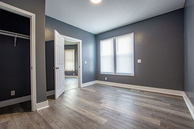 Building Photo - 2523 Ames Ave