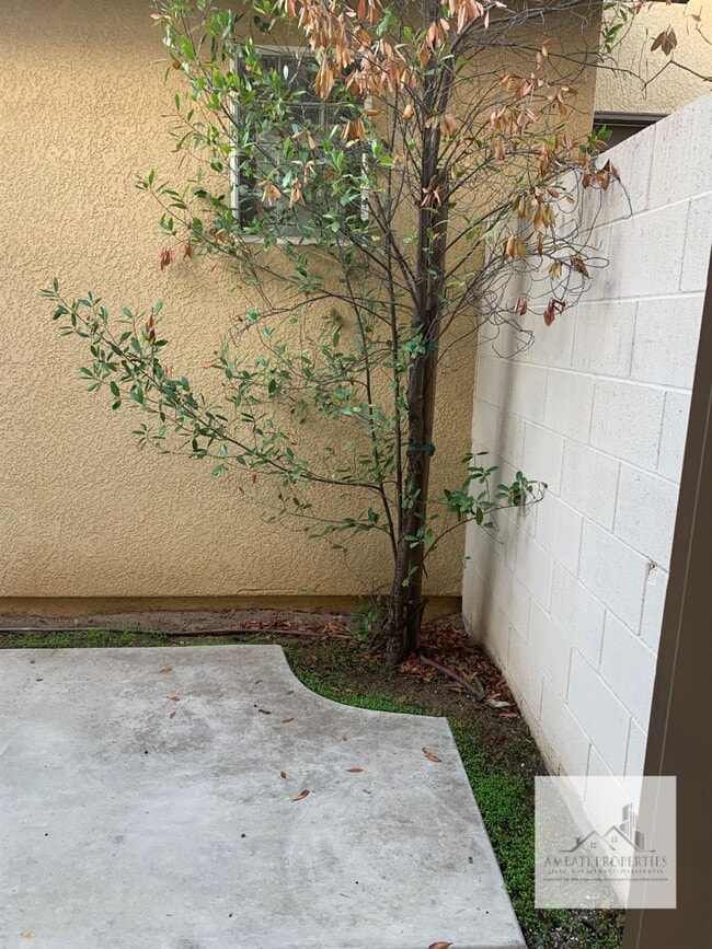 Building Photo - 3663 Etchings Way