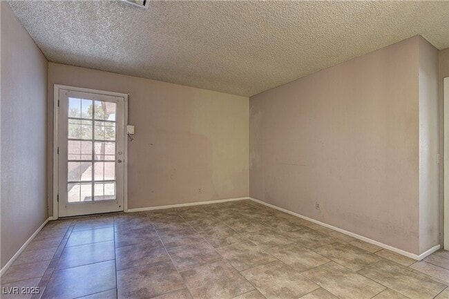 Building Photo - 3959 Avila St