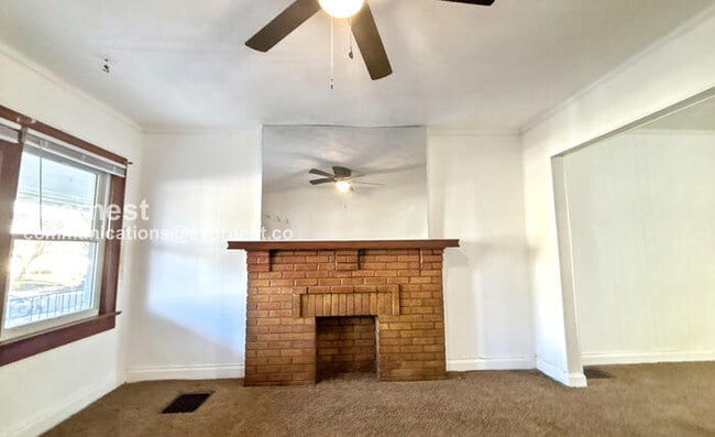 Building Photo - 3 Bed /1 Bath Townhome / Pet-Friendly / Vouchers Accepted / Available Now!