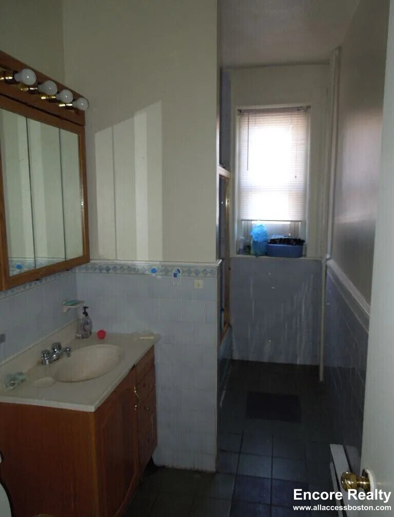 Building Photo - 67 Harvard Ave